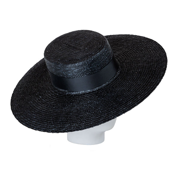 black straw hat